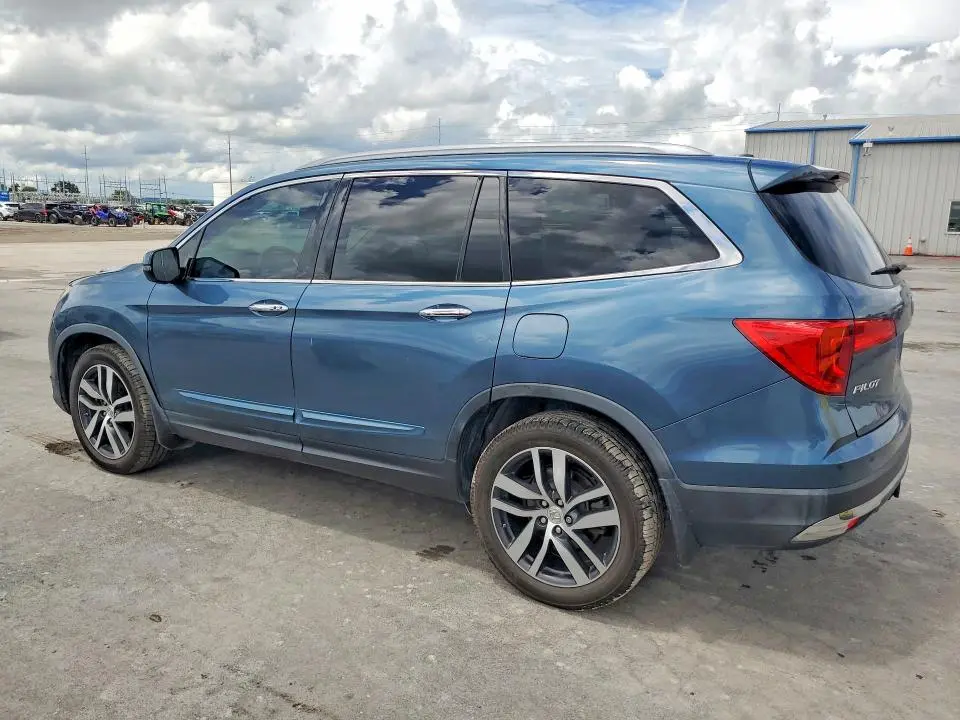 2017 HONDA PILOT TOURING  
