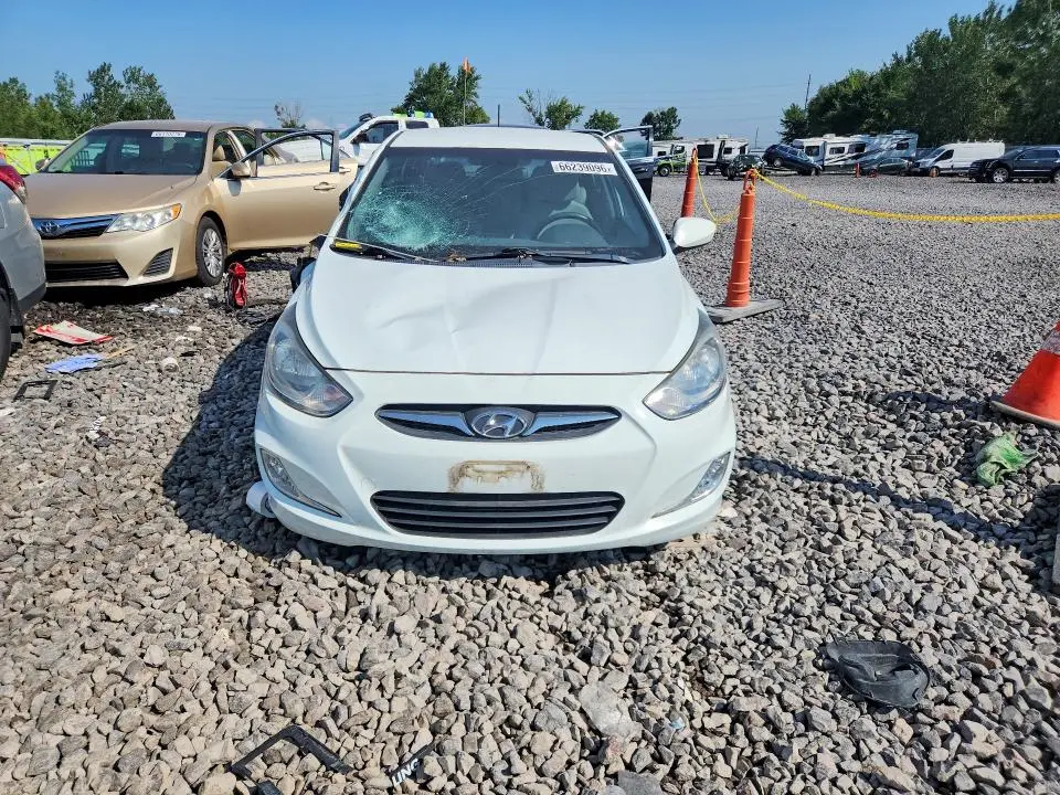 2012 HYUNDAI ACCENT SE  