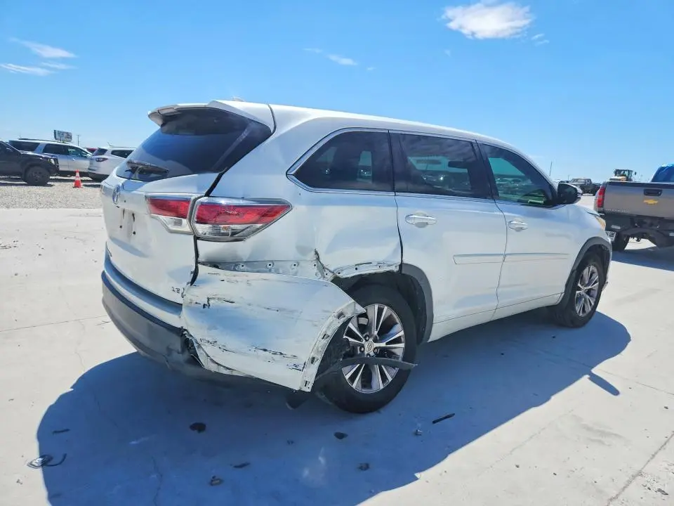 2015 TOYOTA HIGHLANDER LE PLUS  