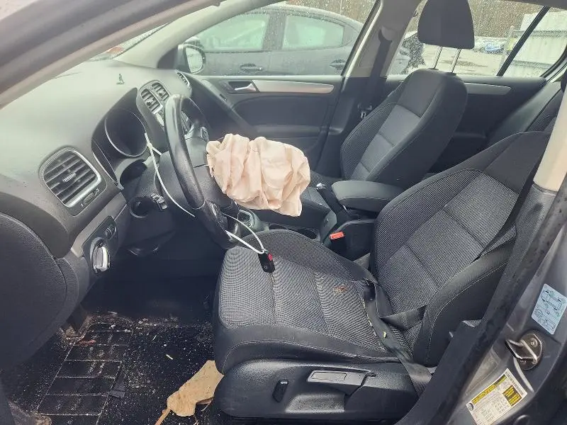 2012 VOLKSWAGEN GOLF   