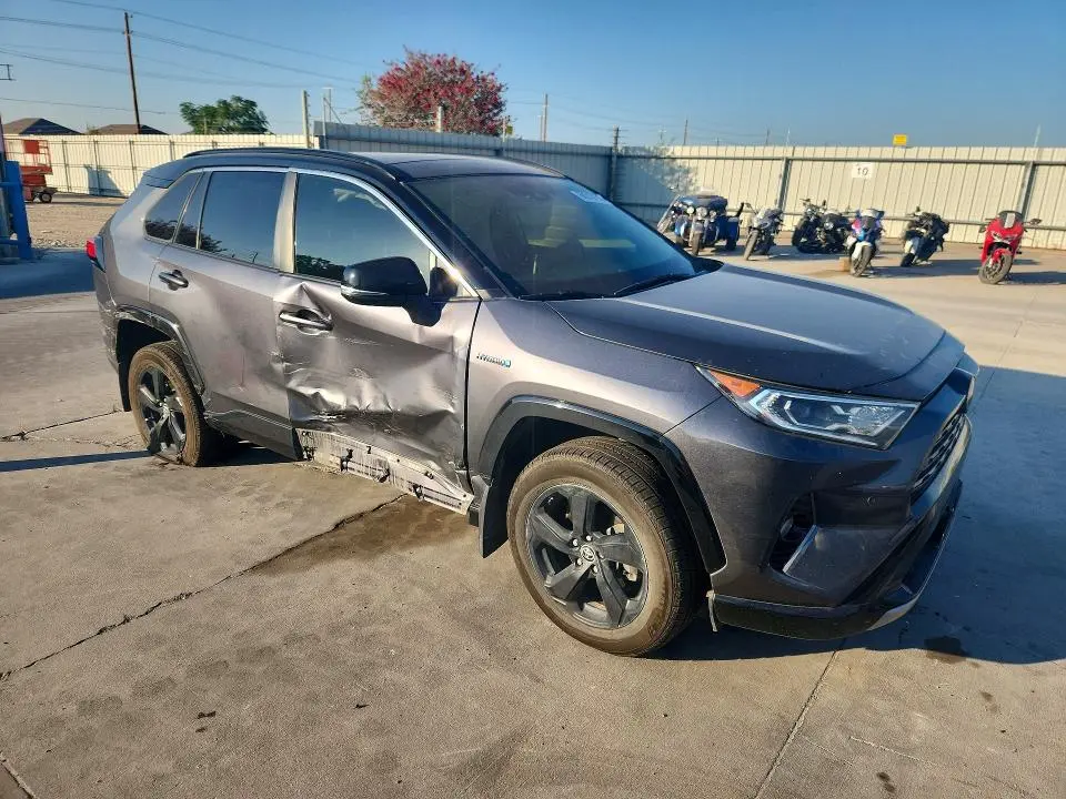 2019 TOYOTA RAV4 XSE  