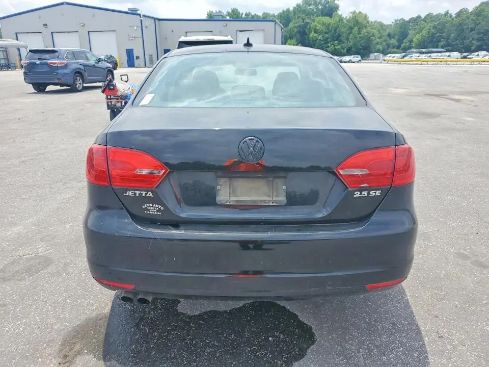 2012 VOLKSWAGEN JETTA SE  