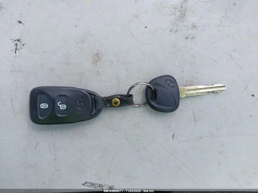 2011 HYUNDAI SANTA FE GLS