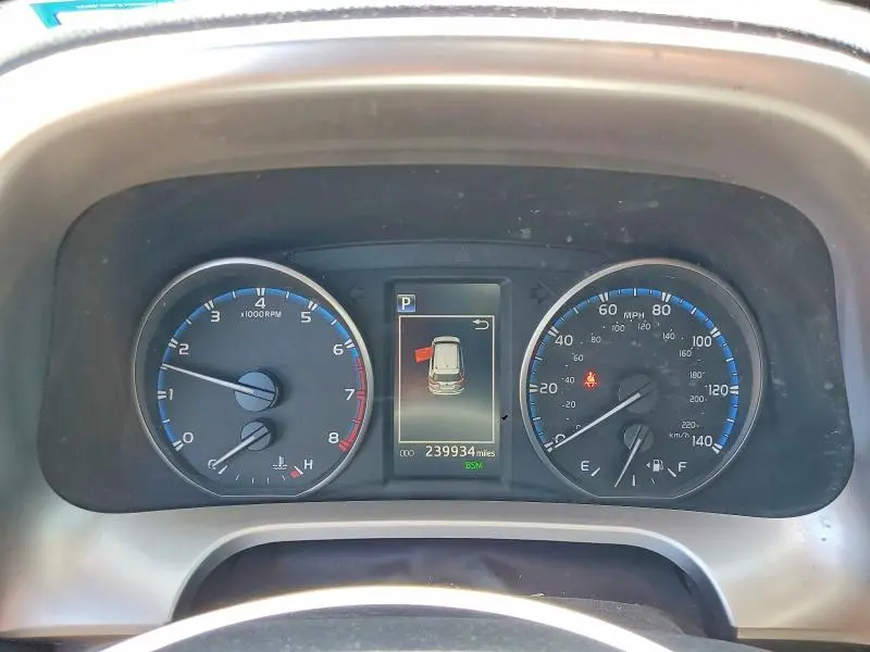 2018 TOYOTA RAV4 XLE  