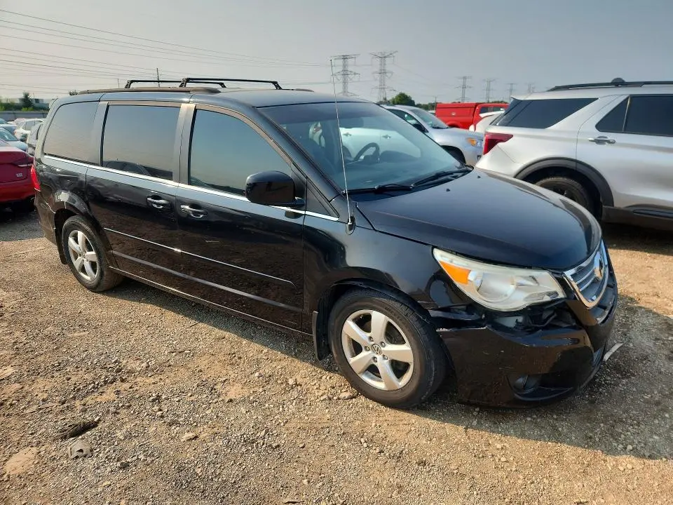 2011 VOLKSWAGEN ROUTAN SE  