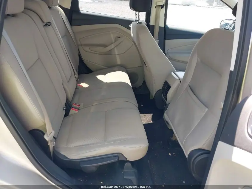 2017 FORD ESCAPE SE