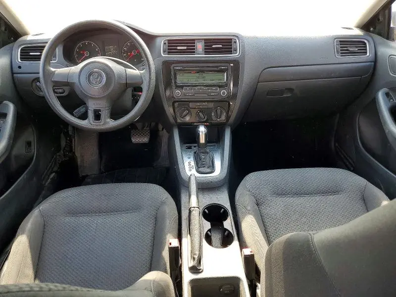 2011 VOLKSWAGEN JETTA BASE  