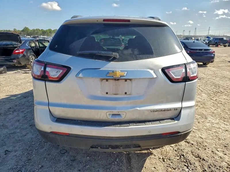 2015 CHEVROLET TRAVERSE LT  