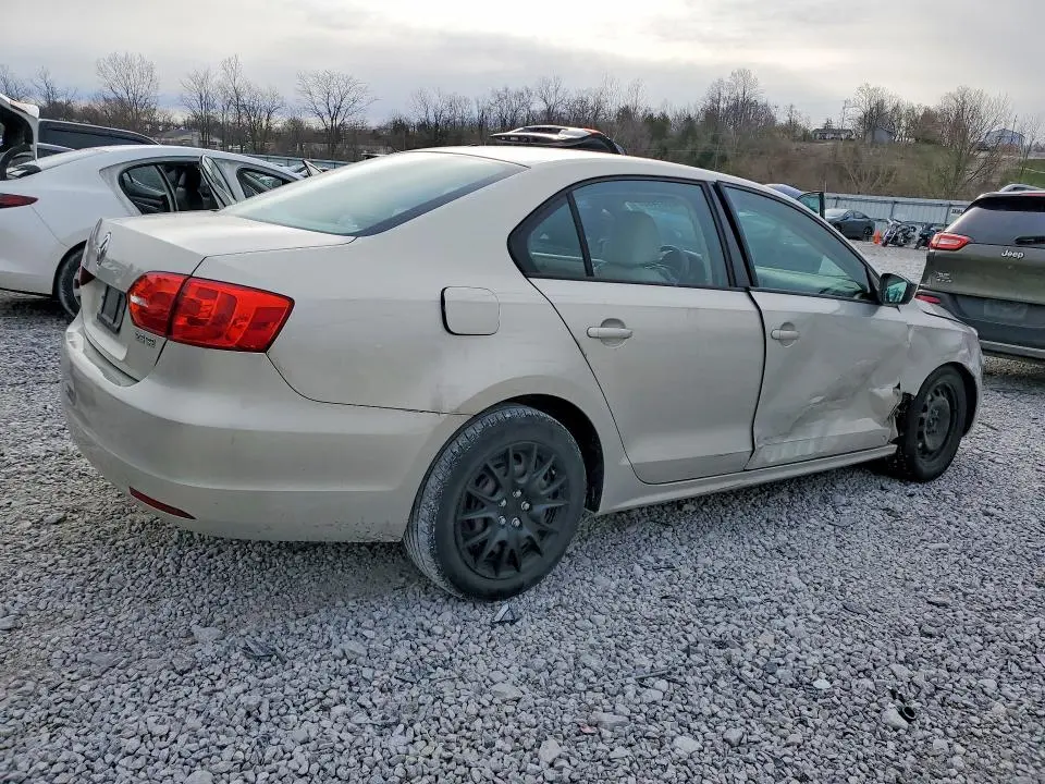 2011 VOLKSWAGEN JETTA SE  
