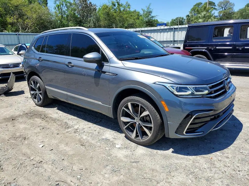 2022 VOLKSWAGEN TIGUAN SEL R-LINE  
