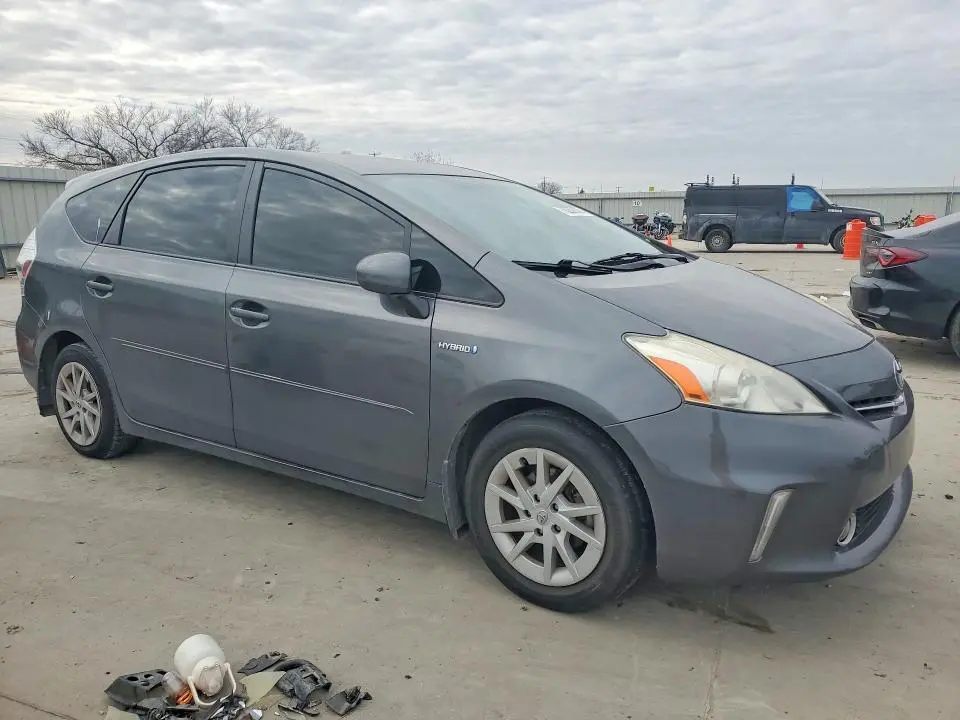 2012 TOYOTA PRIUS V   