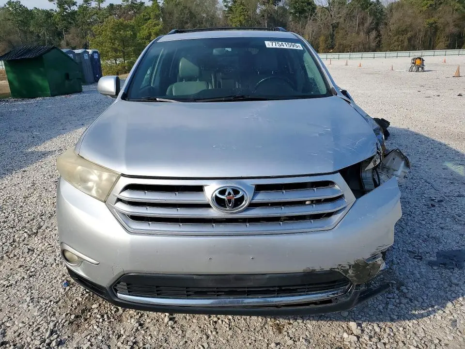 2013 TOYOTA HIGHLANDER LIMITED  