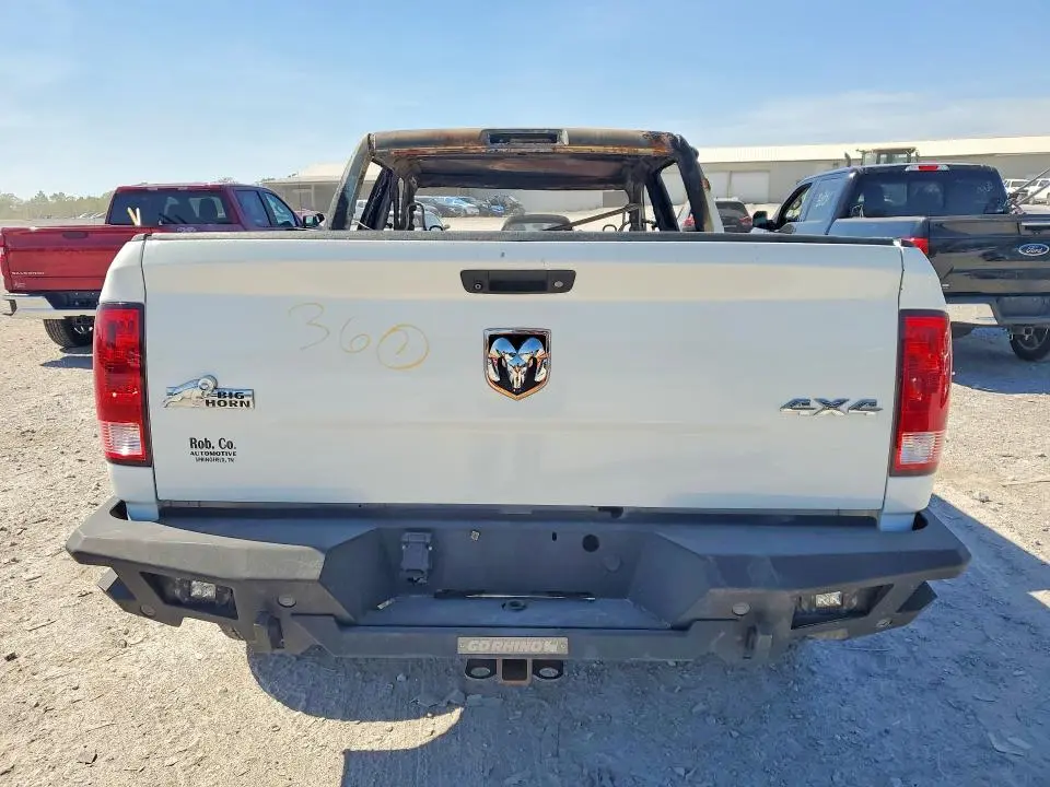 2016 RAM 1500 SLT  