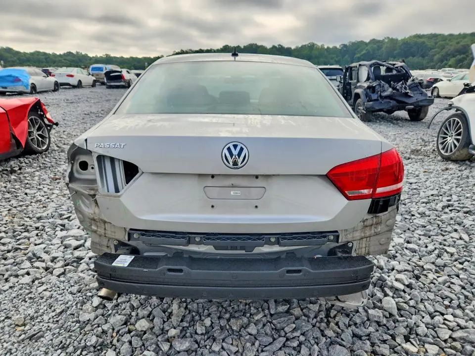 2013 VOLKSWAGEN PASSAT S  