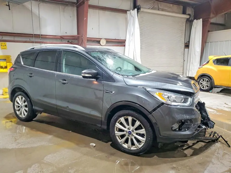 2017 FORD ESCAPE TITANIUM  