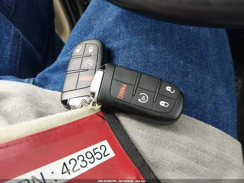2019 JEEP GRAND CHEROKEE LAREDO E 4X4
