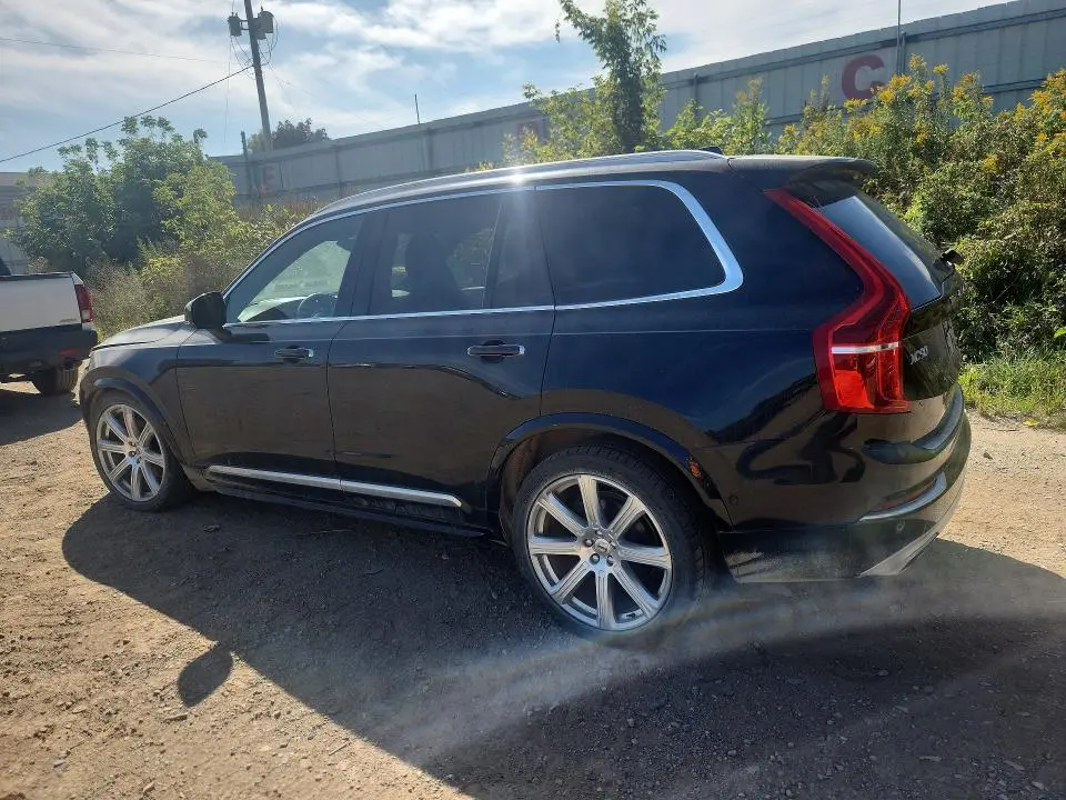 2016 VOLVO XC90 T6  