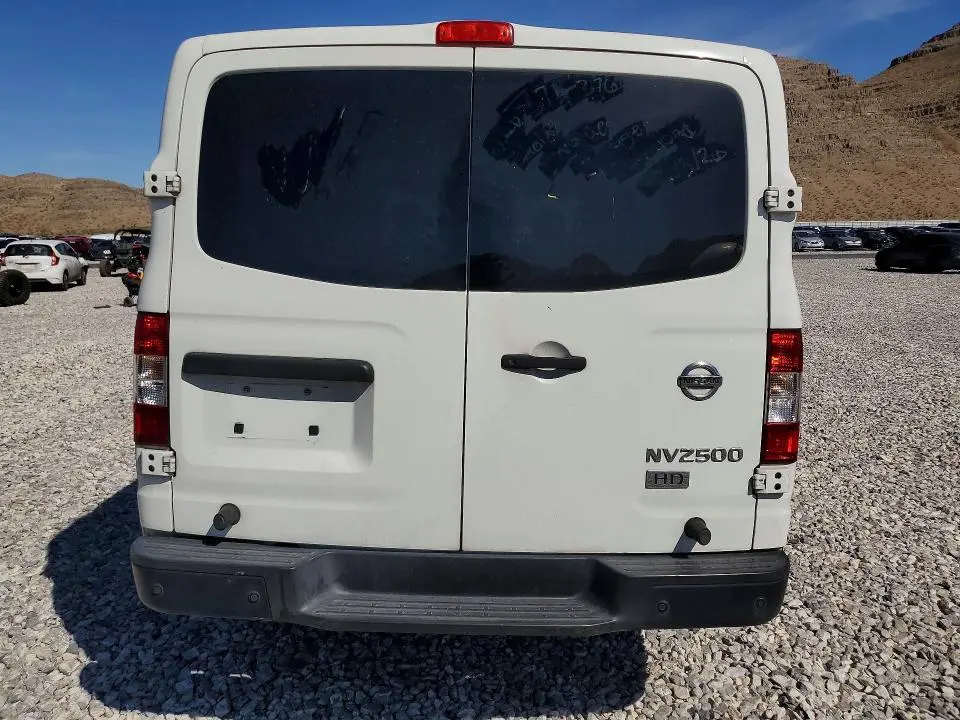 2016 NISSAN NV 2500 HD SV  
