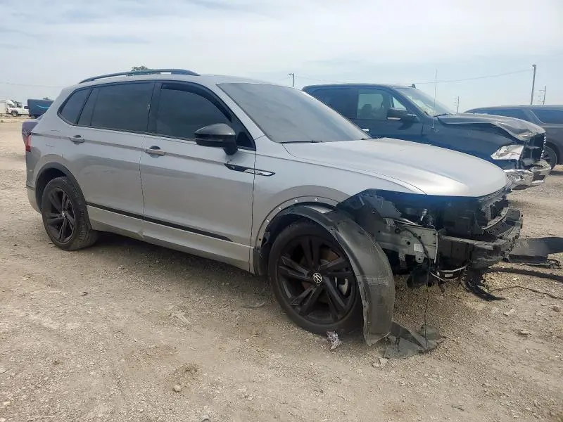 2023 VOLKSWAGEN TIGUAN SE R-LINE BLACK  