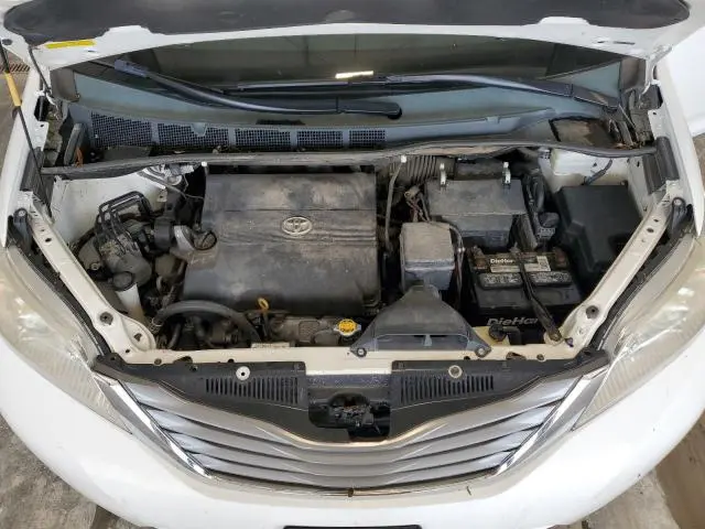 2012 TOYOTA SIENNA XLE  