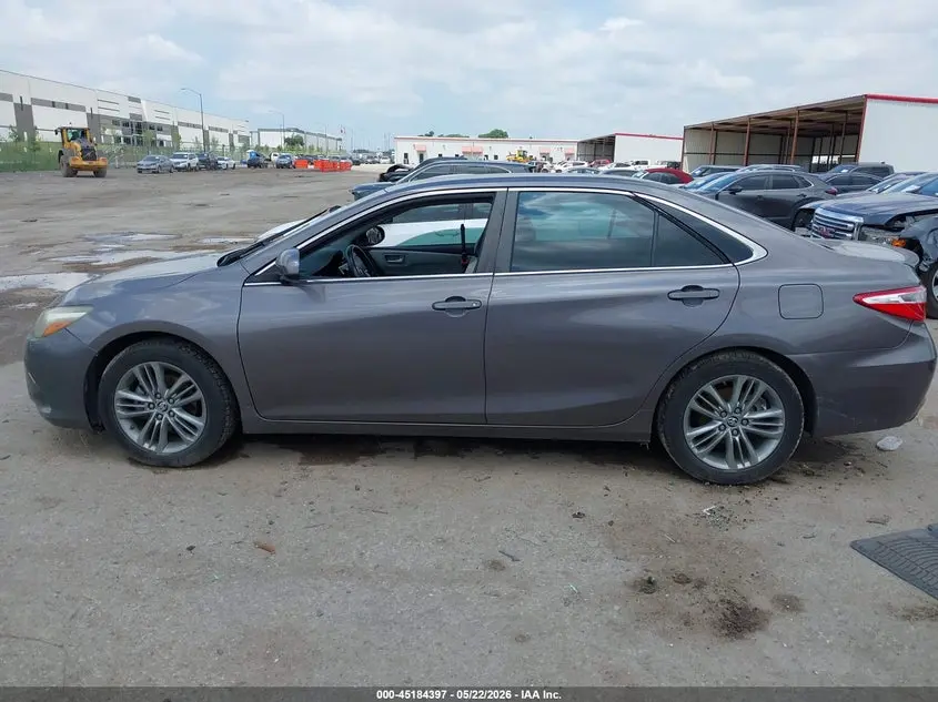 2015 TOYOTA CAMRY SE