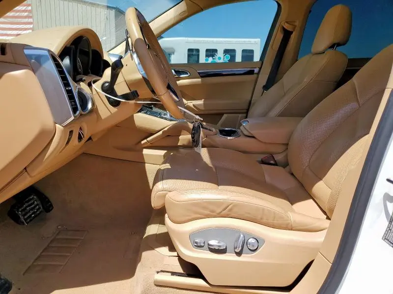 2016 PORSCHE CAYENNE   