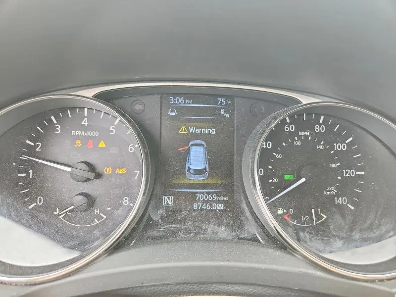 2015 NISSAN ROGUE SV  