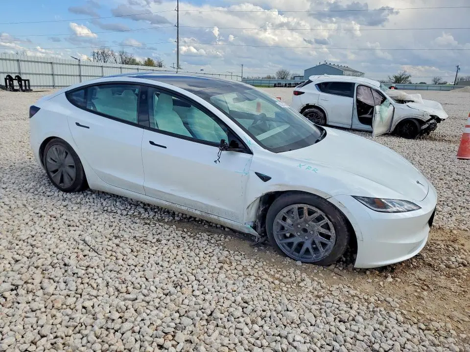 2026 TESLA MODEL 3   