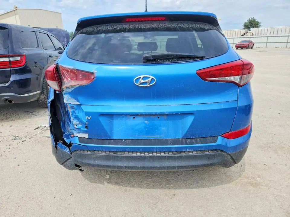 2016 HYUNDAI TUCSON SE  