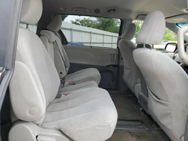 2011 TOYOTA SIENNA LE  