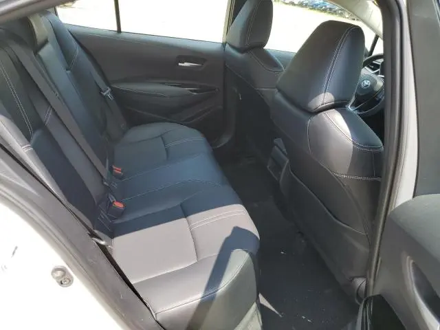 2020 TOYOTA COROLLA XLE  