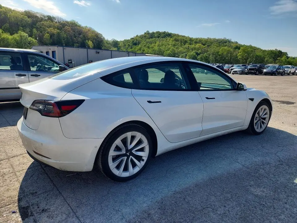 2021 TESLA MODEL 3   