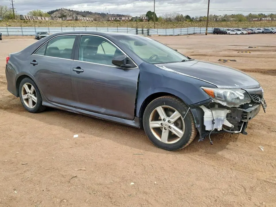 2012 TOYOTA CAMRY SE  