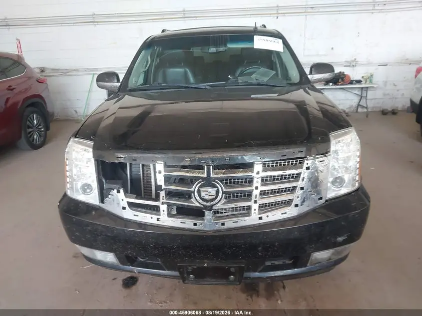 2011 CADILLAC ESCALADE ESV PREMIUM