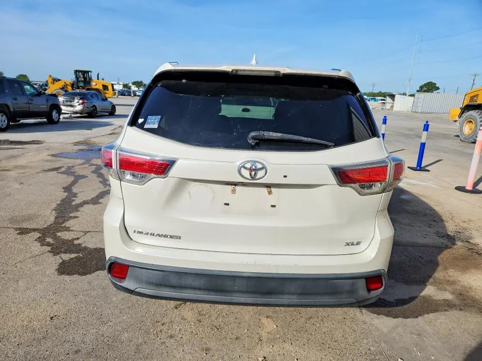 2016 TOYOTA HIGHLANDER XLE  