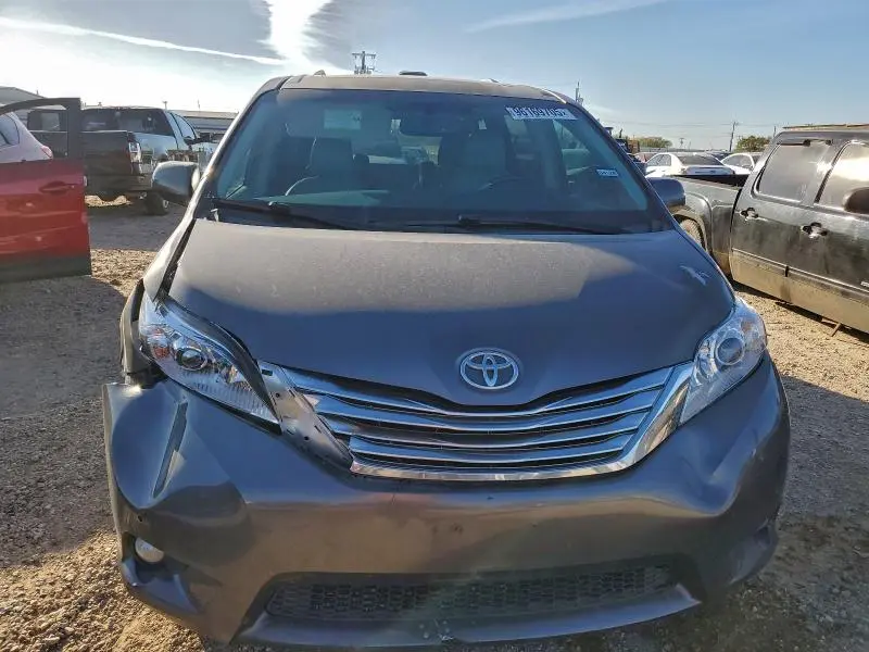 2011 TOYOTA SIENNA XLE  