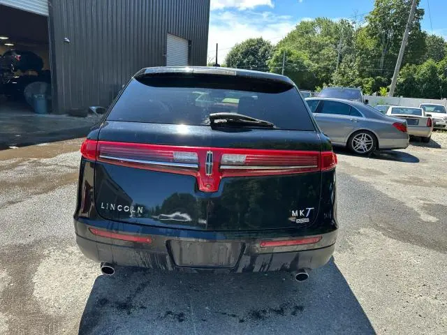2017 LINCOLN MKT   
