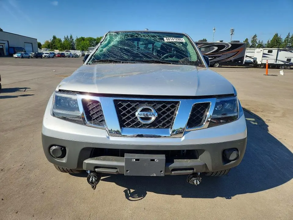 2017 NISSAN FRONTIER SV  