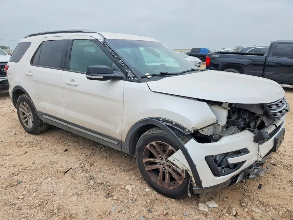 2016 FORD EXPLORER XLT  