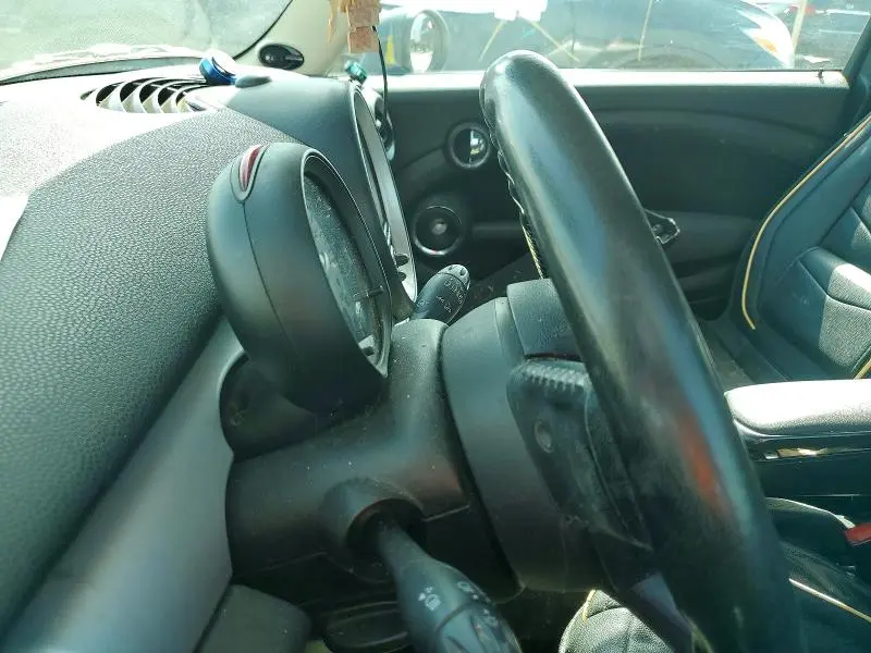 2011 MINI COOPER   
