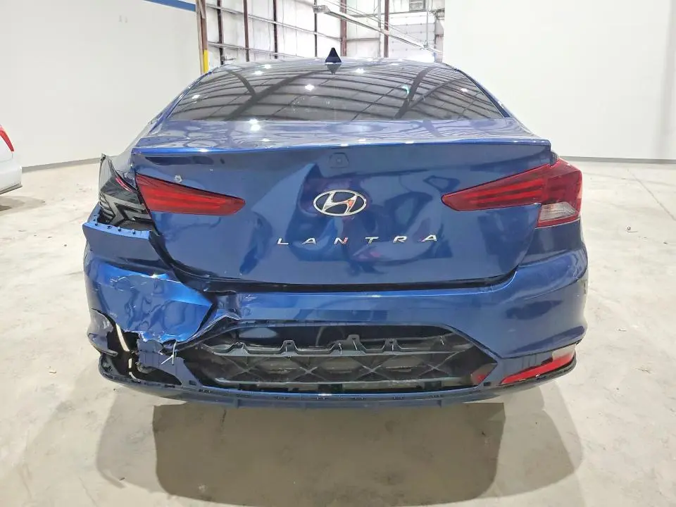 2020 HYUNDAI ELANTRA SEL  