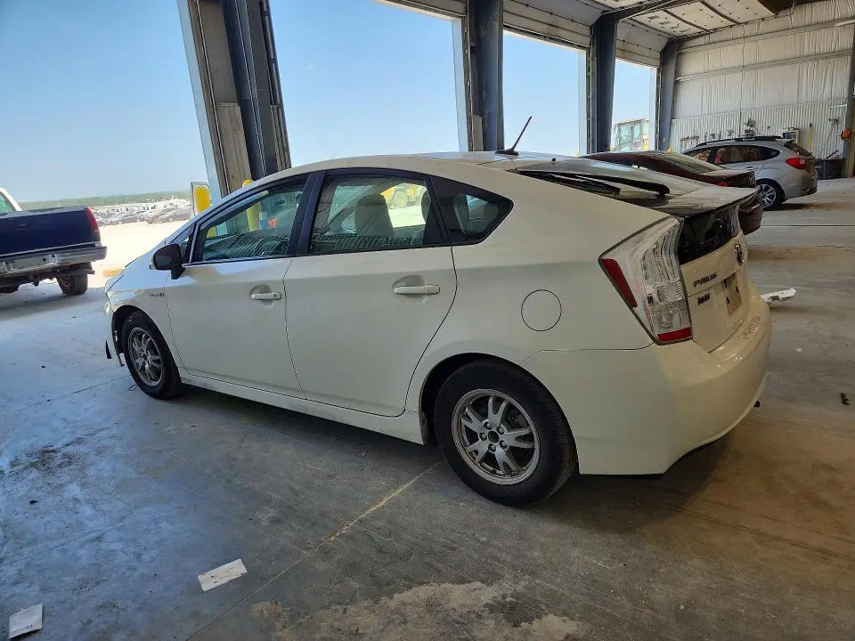 2011 TOYOTA PRIUS THREE  
