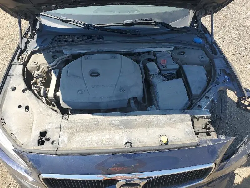 2017 VOLVO S90 T6 MOMENTUM  