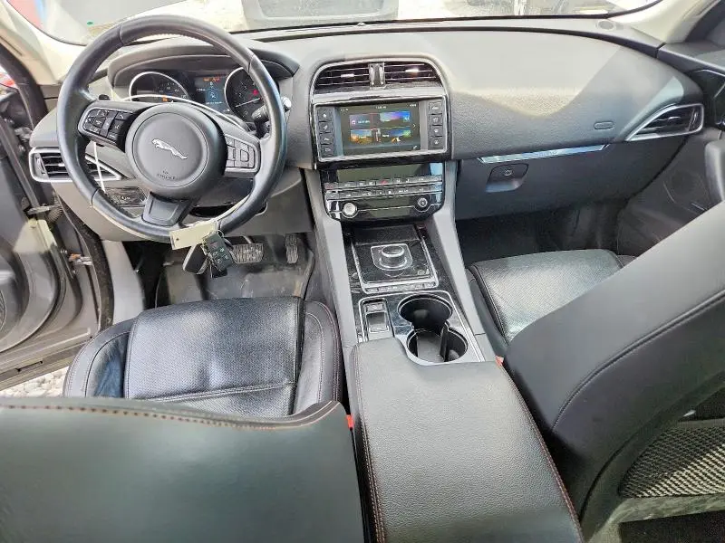 2017 JAGUAR F-PACE PRESTIGE  