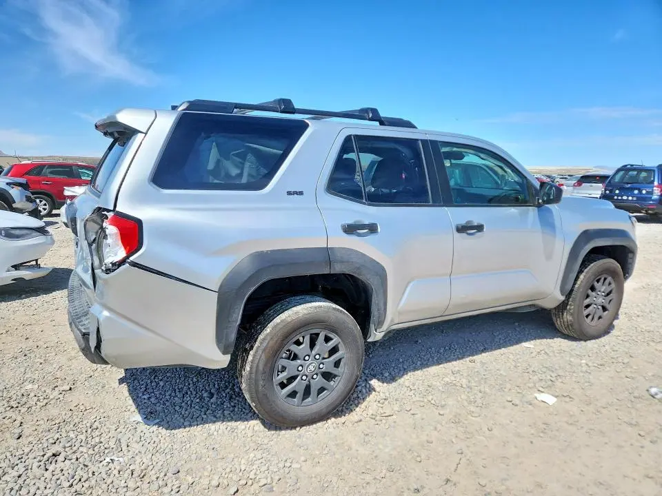 2025 TOYOTA 4RUNNER SR5  