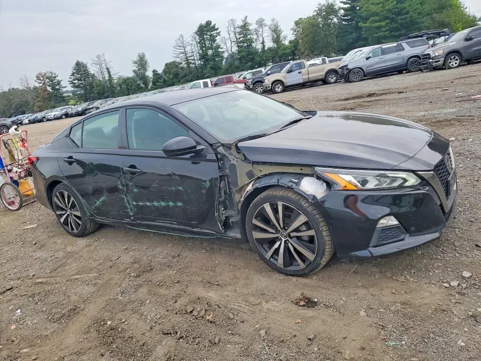 2021 NISSAN ALTIMA SR  
