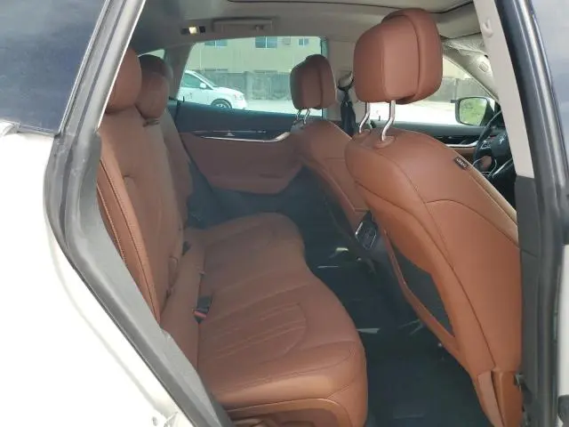 2022 MASERATI LEVANTE BASE  
