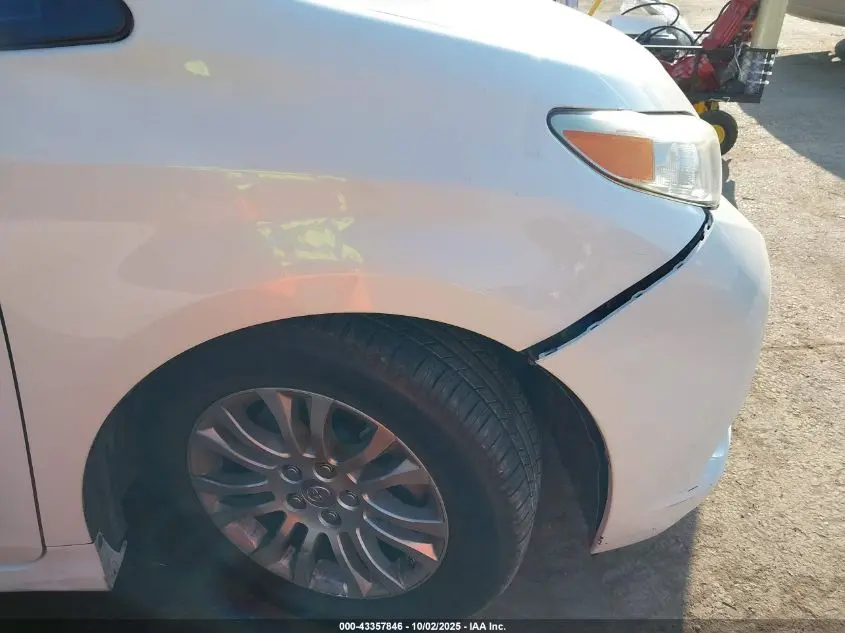 2015 TOYOTA SIENNA XLE PREMIUM 8 PASSENGER