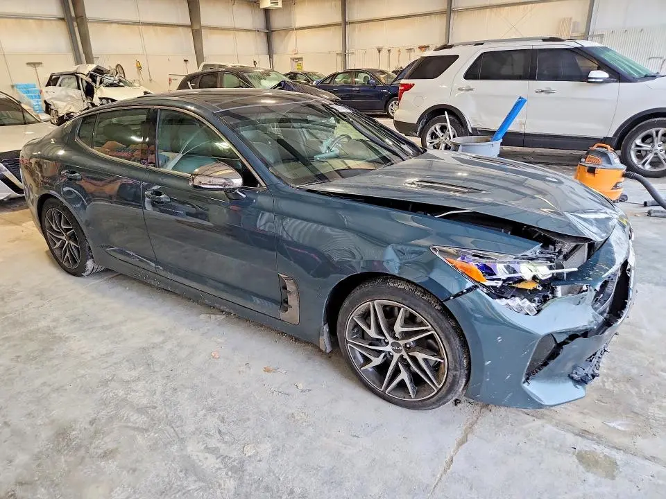 2022 KIA STINGER GT LINE  
