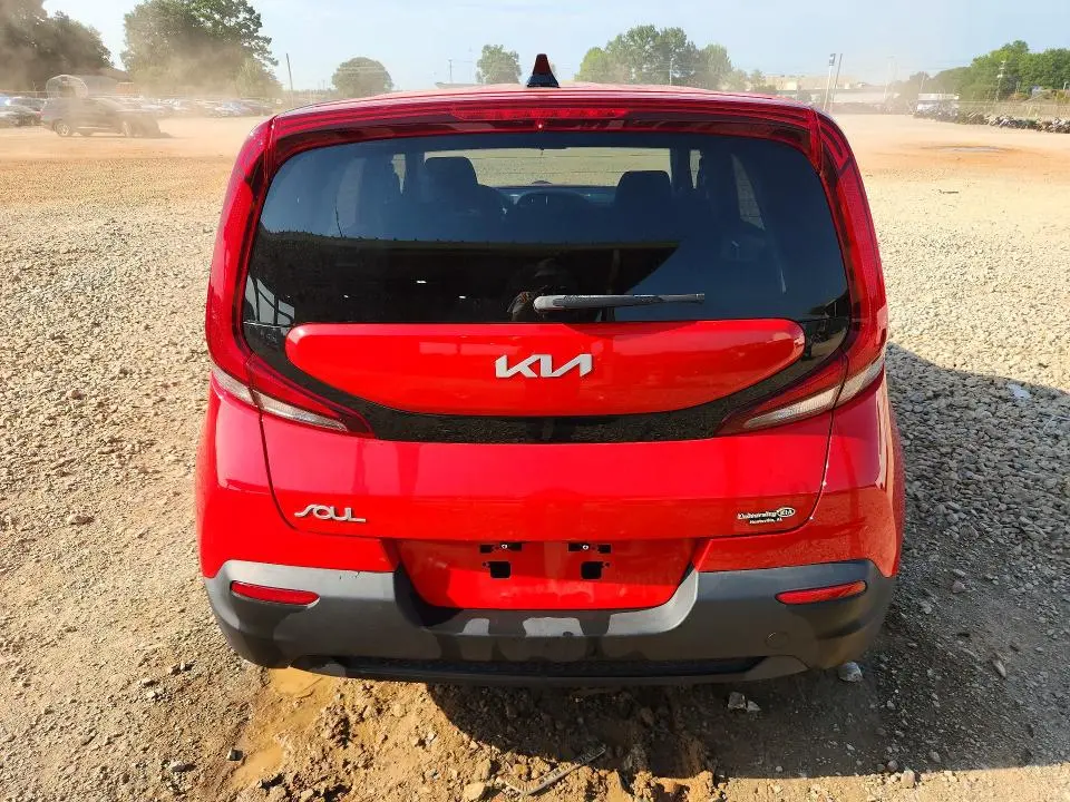 2022 KIA SOUL LX  